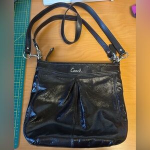 Vintage Leather Coach crossbody/shoulder bag